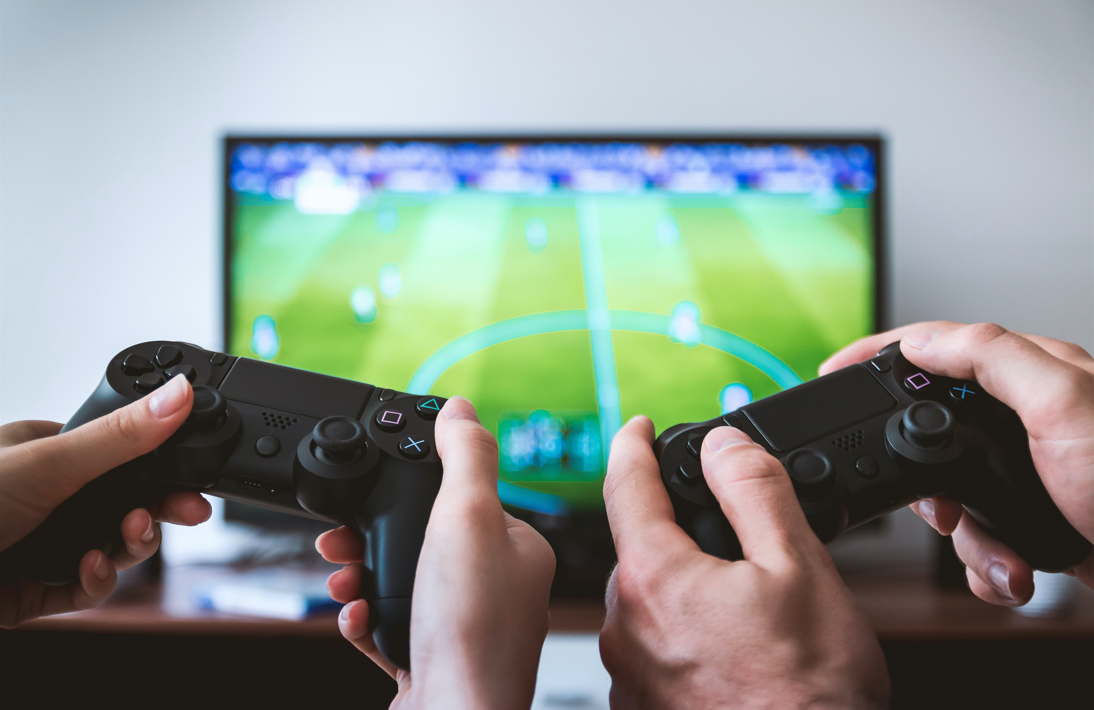 Help shape the future of Huskies eSports with this quick survey!