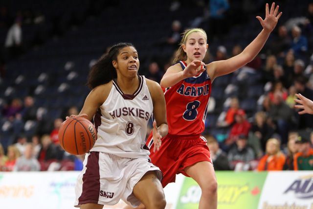 Axewomen top Huskies 77-71 to advance to AUS finals