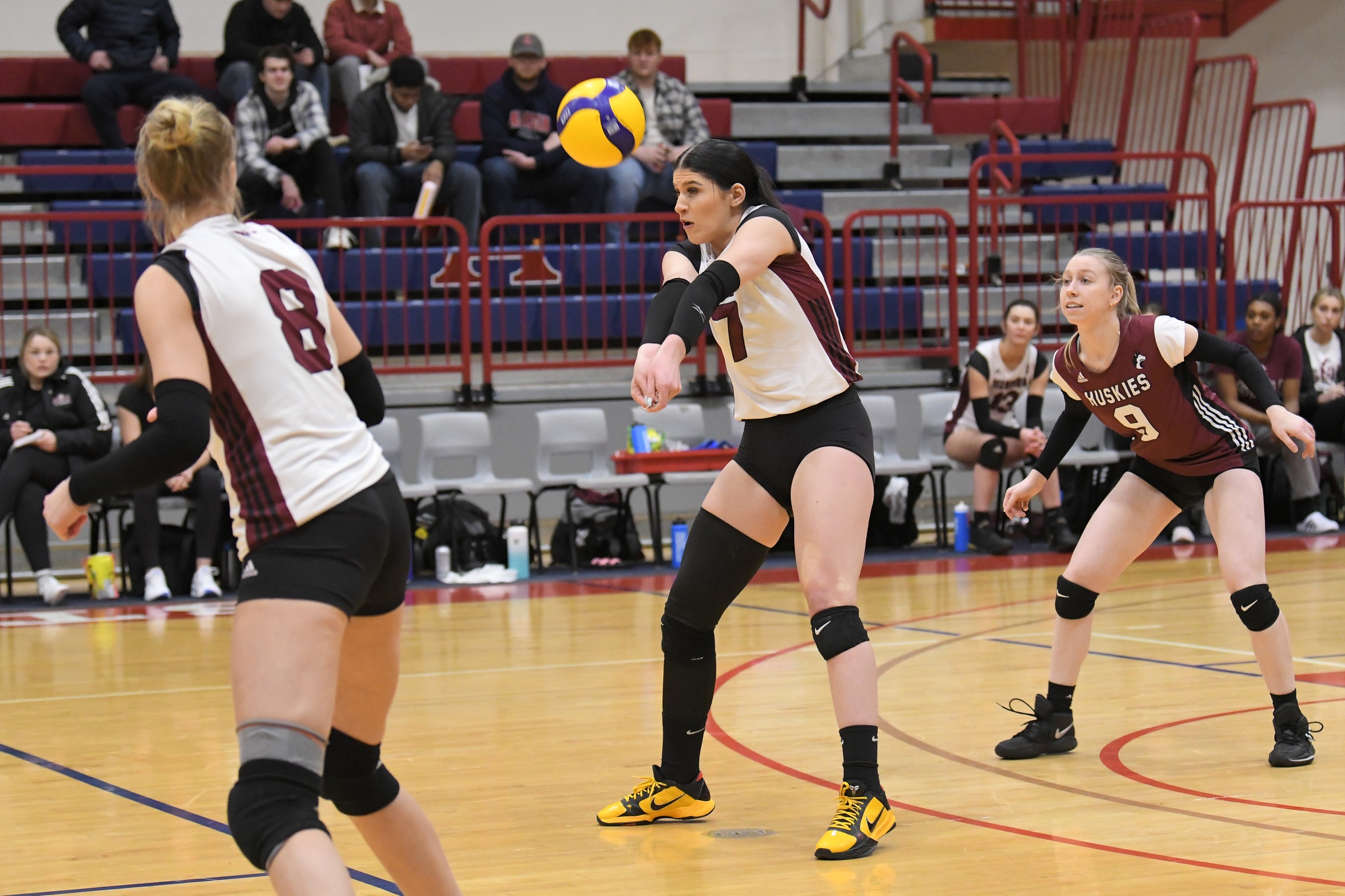 Huskies defeat Axewomen in straight sets for fourth straight win